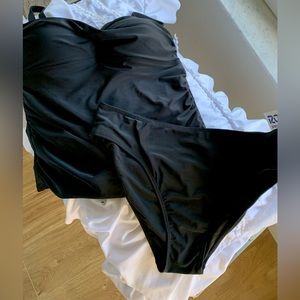 💙 NEW Price! Tankini 💙 2 Piece Nicole Miller wTags! 💙 Solid Black Large